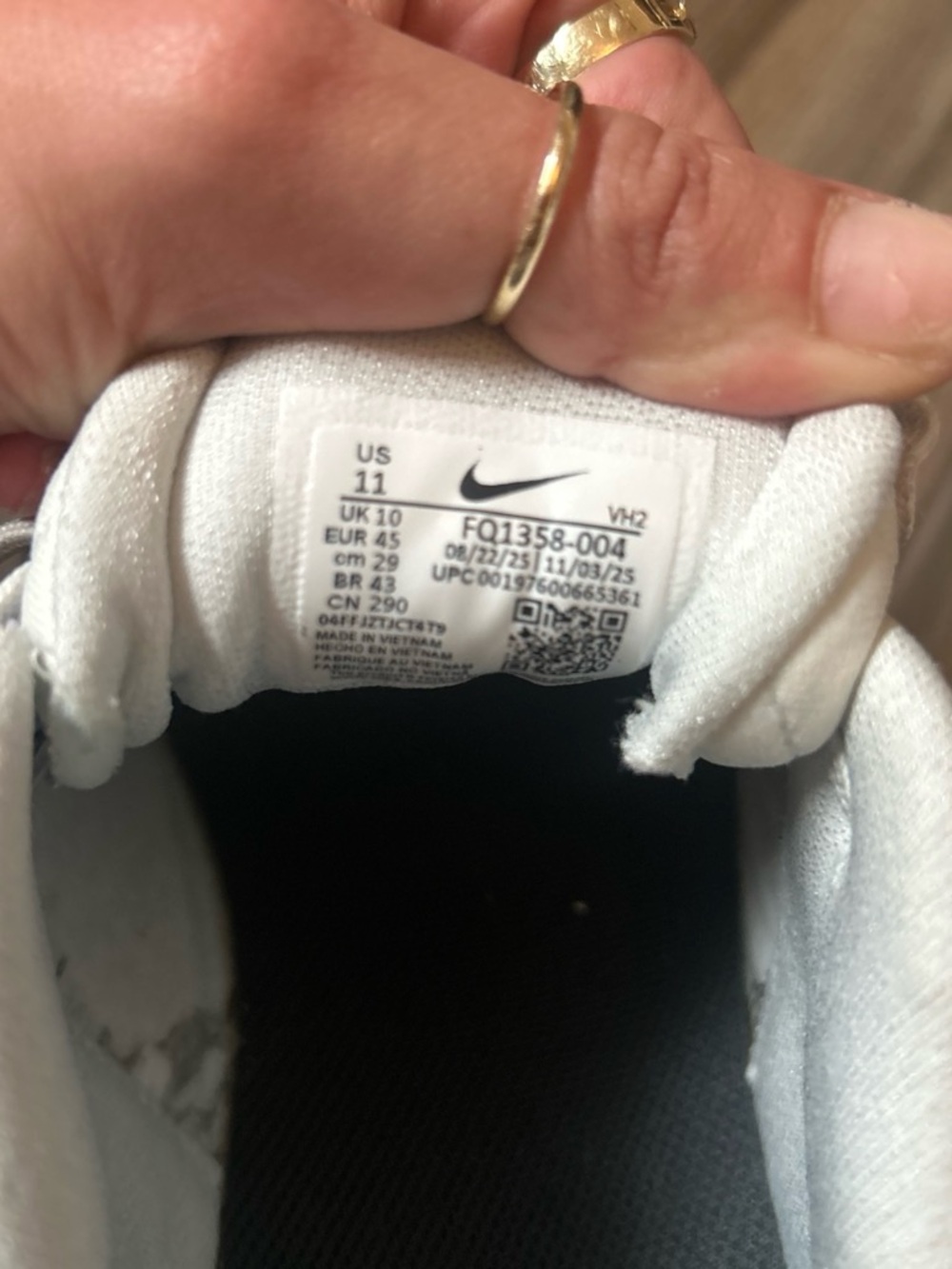 Nike White and Black Quilted Golf Shoes - Picture 8 of 8